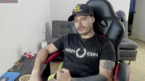 Snapshot of ragnar_lothbrok77 chatting on November 30, 5:06 pm ragnar_lothbrok77 online show from November 30, 5:06 pm