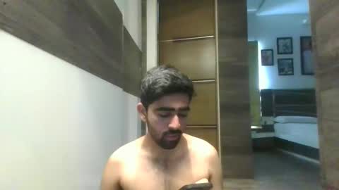 rahull11606 online show from October 13, 3:39 am