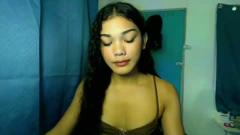 Snapshot of raiinddroopss chatting on June 24, 7:51 am moon online show from June 24, 7:51 am