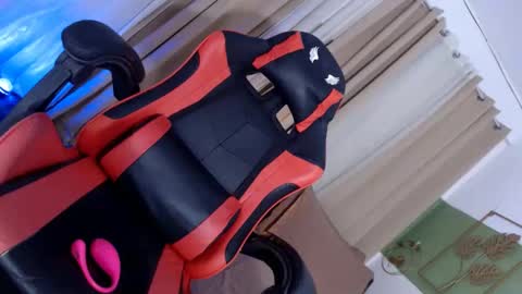 itsmeRailey online show from December 15, 7:10 pm