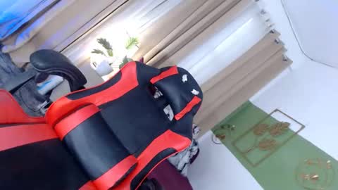 itsmeRailey online show from February 14, 3:43 am