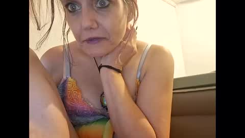 Snapshot of rainbowbrooke79 chatting on November 18, 6:29 am rainbowbrooke79 online show from November 18, 6:29 am