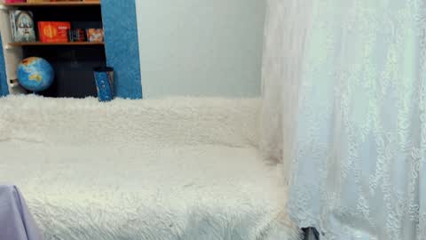 Snapshot of rainbowladyy chatting on December 7, 6:10 am rainbowladyy online show from December 7, 6:10 am