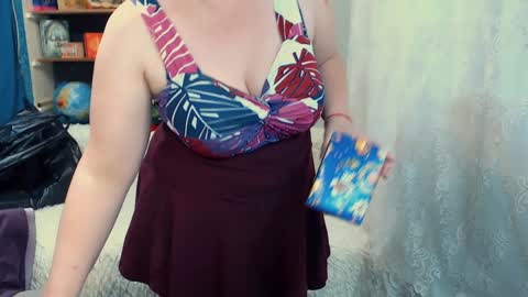 Snapshot of rainbowladyy chatting on December 31, 2:14 pm rainbowladyy online show from December 31, 2:14 pm