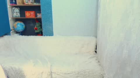 Snapshot of rainbowladyy chatting on January 18, 1:51 pm rainbowladyy online show from January 18, 1:51 pm