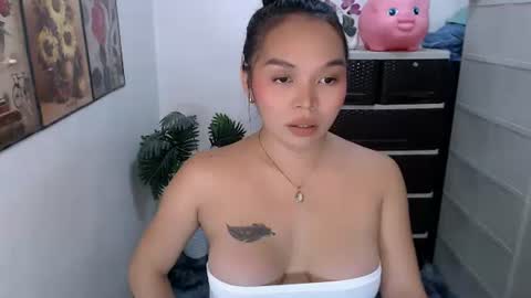 raindrizzle1706 online show from April 25, 11:57 am