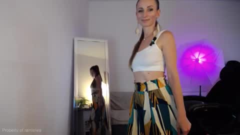 Snapshot of rainleiwa chatting on September 24, 3:04 pm Call me Lei online show from September 24, 3:04 pm