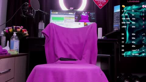 Snapshot of raissa_sky26 chatting on December 3, 2:36 am Laura online show from December 3, 2:36 am