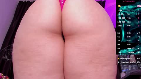 Snapshot of raissa_sky26 chatting on December 4, 6:00 am Laura online show from December 4, 6:00 am