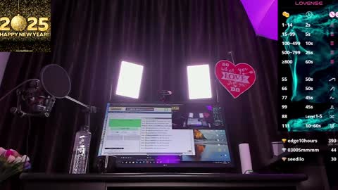 Snapshot of raissa_sky26 chatting on January 3, 5:50 am Laura online show from January 3, 5:50 am