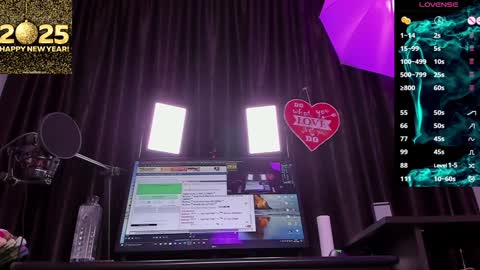 Snapshot of raissa_sky26 chatting on January 5, 2:38 am Laura online show from January 5, 2:38 am