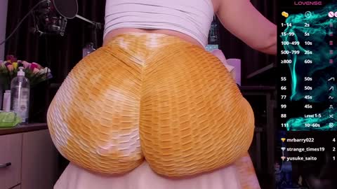 Snapshot of raissa_sky26 chatting on January 10, 5:47 am Laura online show from January 10, 5:47 am