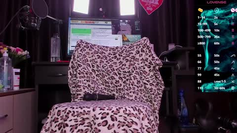 Snapshot of raissa_sky26 chatting on January 14, 2:29 am Laura online show from January 14, 2:29 am