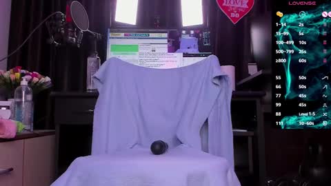 Snapshot of raissa_sky26 chatting on February 17, 3:36 am Laura online show from February 17, 3:36 am