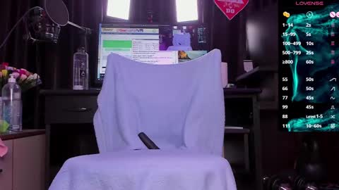 Snapshot of raissa_sky26 chatting on February 23, 3:35 am Laura online show from February 23, 3:35 am