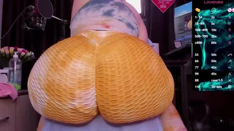 Snapshot of raissa_sky26 chatting on March 1, 4:15 am Laura online show from March 1, 4:15 am