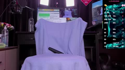 Snapshot of raissa_sky26 chatting on March 3, 3:41 am Laura online show from March 3, 3:41 am