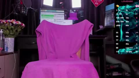 Snapshot of raissa_sky26 chatting on September 28, 2:39 am Laura online show from September 28, 2:39 am
