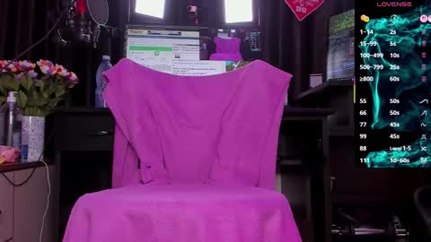 Snapshot of raissa_sky26 chatting on October 6, 2:42 am Laura online show from October 6, 2:42 am
