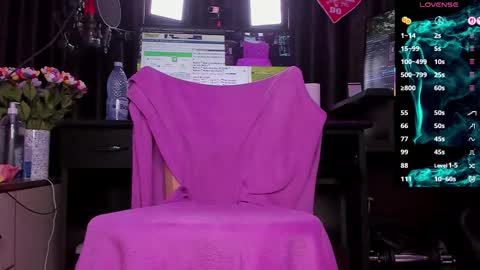 Snapshot of raissa_sky26 chatting on October 7, 2:42 am Laura online show from October 7, 2:42 am