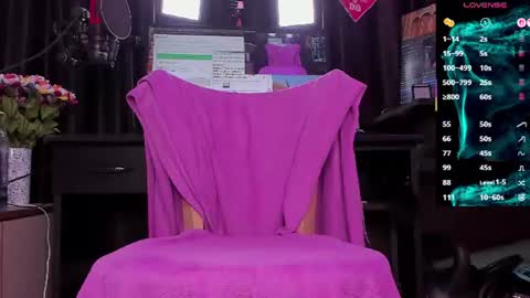 Snapshot of raissa_sky26 chatting on August 2, 2:21 am Laura online show from August 2, 2:21 am