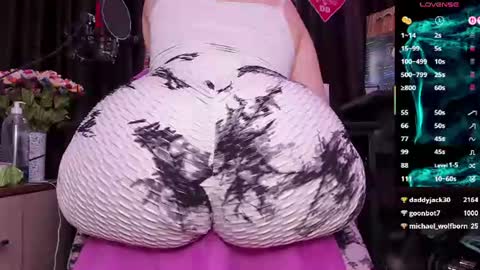 Snapshot of raissa_sky26 chatting on August 3, 9:04 am Laura online show from August 3, 9:04 am