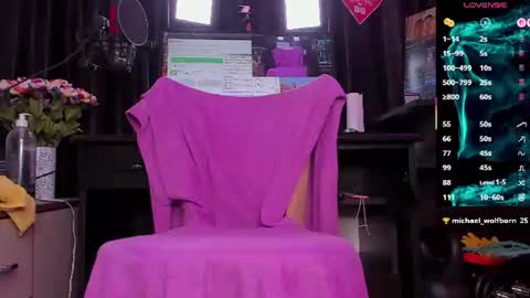 Snapshot of raissa_sky26 chatting on August 6, 2:24 am Laura online show from August 6, 2:24 am