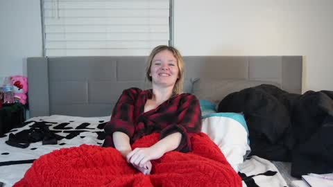 Snapshot of ramichick chatting on January 31, 7:50 am Rami online show from January 31, 7:50 am