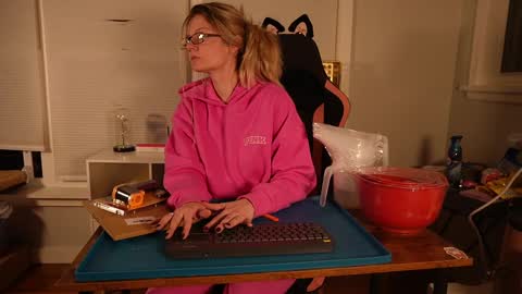 Snapshot of ramichick chatting on February 25, 2:14 am Rami online show from February 25, 2:14 am