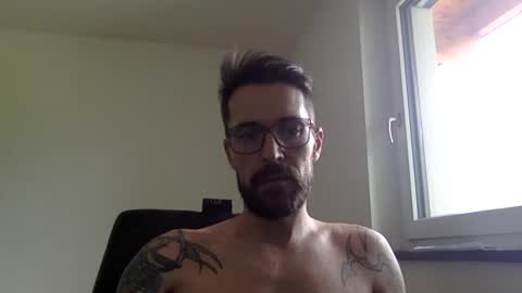 Snapshot of ramler0815 chatting on June 18, 12:31 pm ramler0815 online show from June 18, 12:31 pm