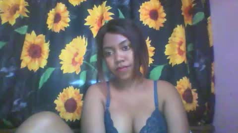 Snapshot of ranah23 chatting on May 12, 8:11 am ranah23 online show from May 12, 8:11 am
