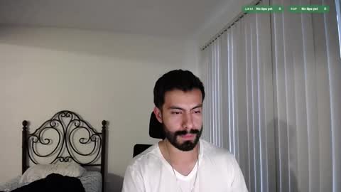 Snapshot of randomink3 chatting on March 24, 1:43 am randomink3 online show from March 24, 1:43 am