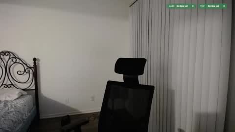 Snapshot of randomink3 chatting on March 27, 2:28 am randomink3 online show from March 27, 2:28 am