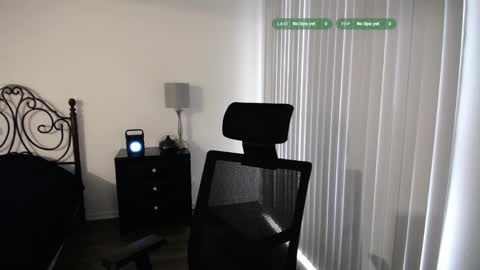 Snapshot of randomink3 chatting on April 1, 12:33 am randomink3 online show from April 1, 12:33 am