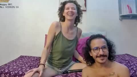 Snapshot of randomshuffle chatting on December 31, 10:56 pm MR DJ Randomshuffle friends playing with sexual energy live - OMG we are back online show from December 31, 10:56 pm