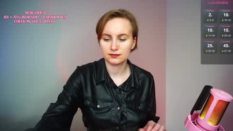 Snapshot of randycherry chatting on July 27, 3:19 pm Cherry Miss Cherry online show from July 27, 3:19 pm