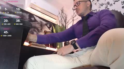 Snapshot of randylukehot chatting on December 4, 11:52 am randylukehot online show from December 4, 11:52 am