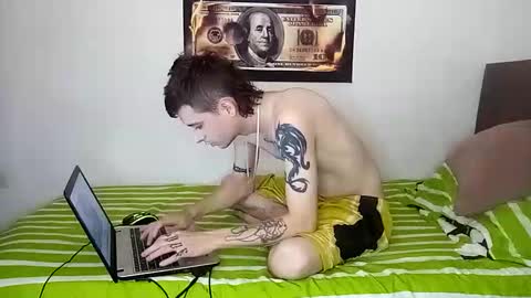 Snapshot of rangel_sex chatting on November 30, 5:50 pm Rangel and Lola online show from November 30, 5:50 pm