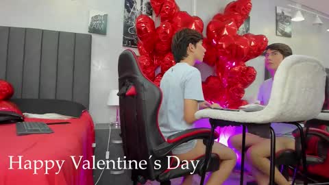 Raphael Nyon online show from February 15, 3:58 am