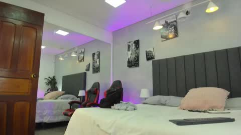 Raphael Nyon online show from March 1, 3:41 am