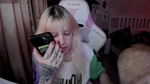 Snapshot of rapunzel_cute chatting on November 1, 9:50 pm Rapunzel online show from November 1, 9:50 pm