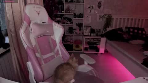 Snapshot of rapunzel_cute chatting on November 5, 1:44 pm Rapunzel online show from November 5, 1:44 pm