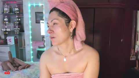Snapshot of rapunzell__ chatting on June 22, 11:29 am Rapunzell online show from June 22, 11:29 am