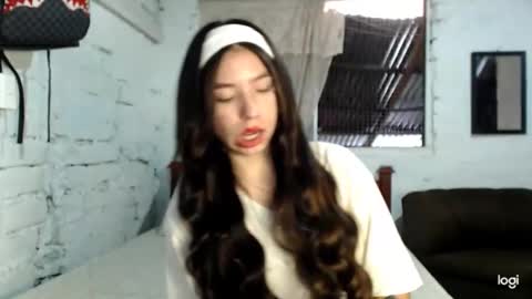 raquel2411 online show from May 24, 6:35 pm