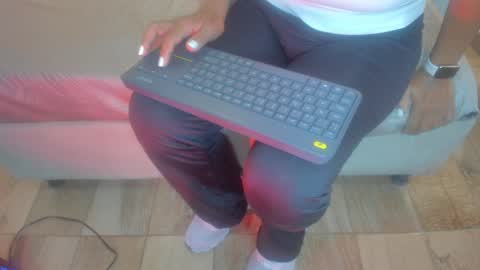 Snapshot of raquel_moore chatting on February 2, 10:46 am Raquel Moore online show from February 2, 10:46 am
