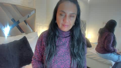 Snapshot of raquel_moore chatting on February 6, 5:25 am Raquel Moore online show from February 6, 5:25 am