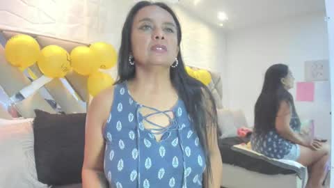 Raquel Moore  online show from December 13, 7:40 pm