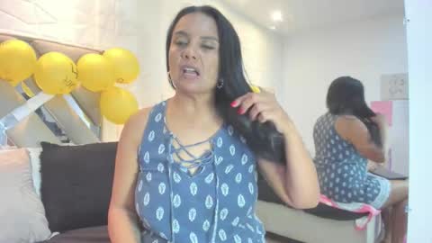 Raquel Moore  online show from January 5, 5:38 pm