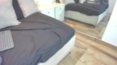 Raquel Moore  online show from January 7, 7:16 pm