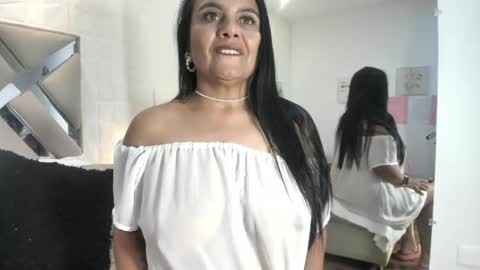 Raquel Moore  online show from February 12, 12:38 am